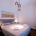 Apartament Essenza - Modern Comfort - In The Heart Of - 5min To Station - 10min To Dumo