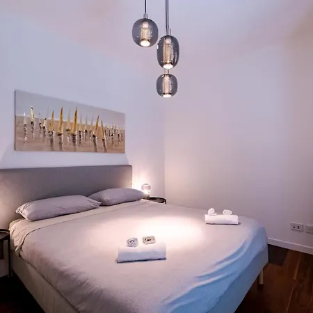 Apartamento Essenza - Modern Comfort - In The Heart Of - 5min To Station - 10min To Dumo
