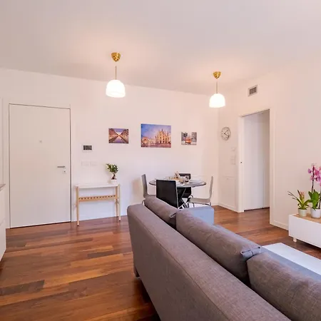 Essenza - Modern Comfort - In The Heart Of - 5min To Station - 10min To Dumo * Milão
